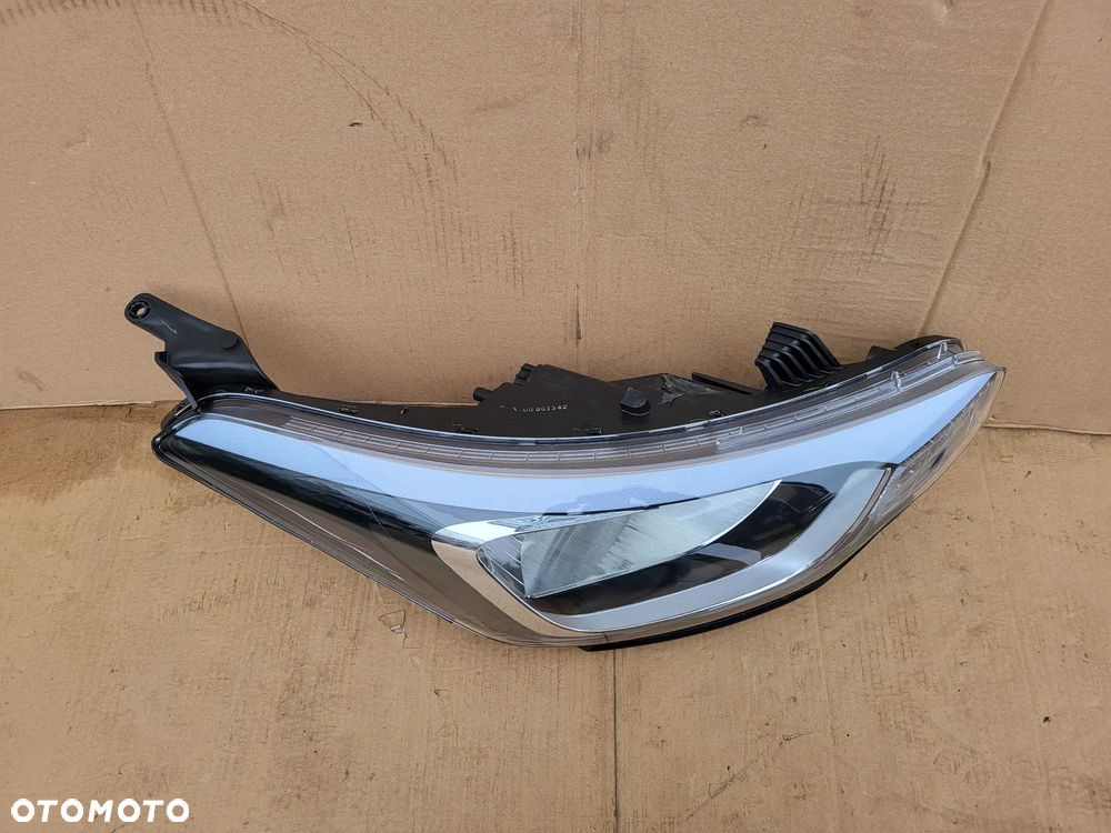 LAMPA PRAWY PRZOD HYUNDAI I20 II DEPO 221-1180R - 2
