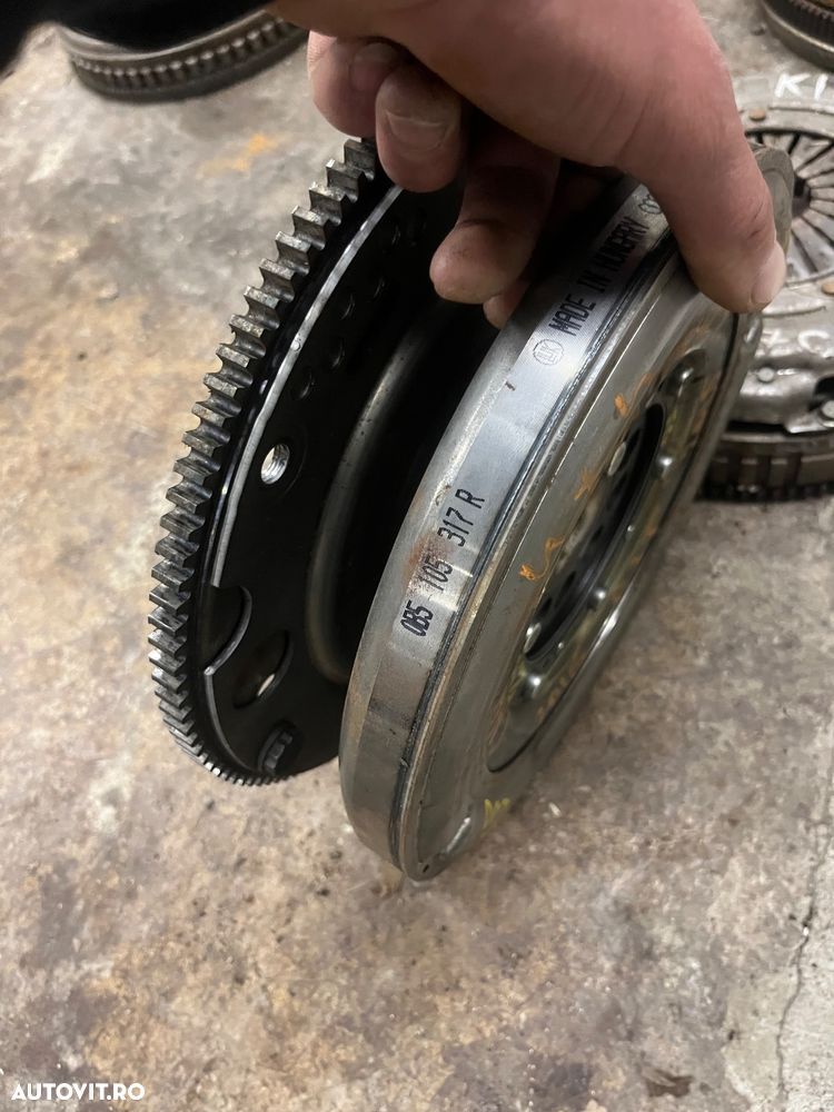 Volanta 0B5105317R audi A4 A5 2.0 tdi 2015 - 4