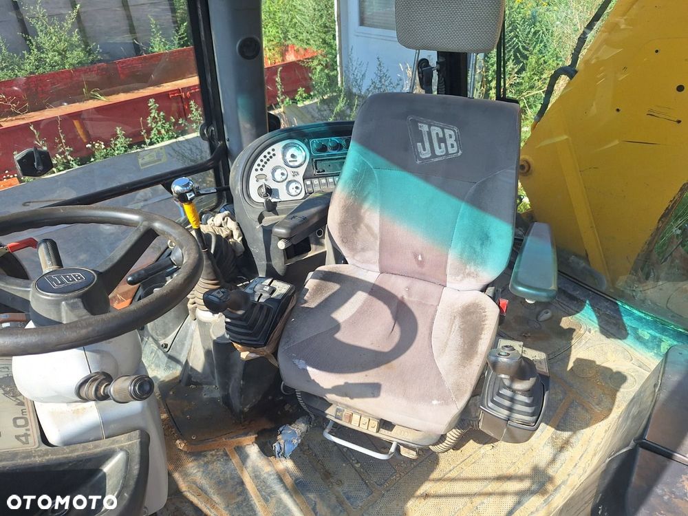 JCB 4Cx 4X4 - 12
