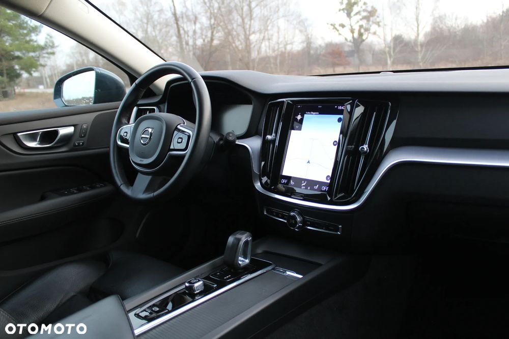 Volvo V60 Cross Country B4 D AWD Geartronic Pro - 37