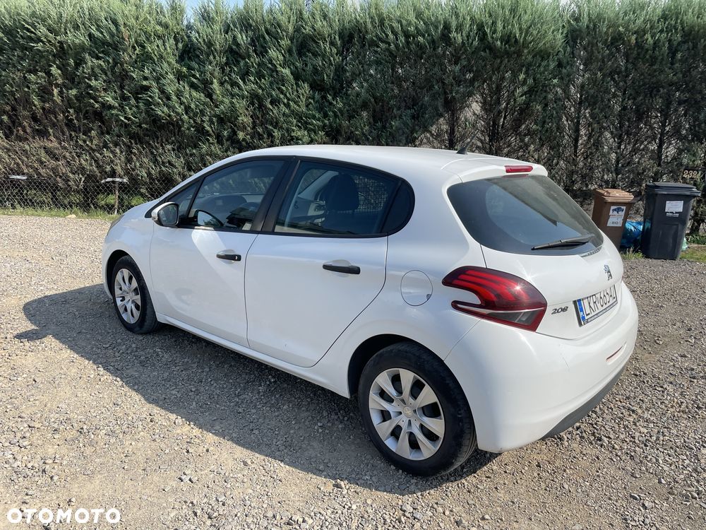 Peugeot 208 - 4