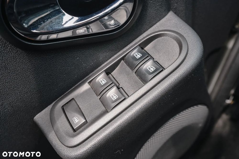 Dacia Duster 1.2 TCe Prestige S&S EU6 - 31