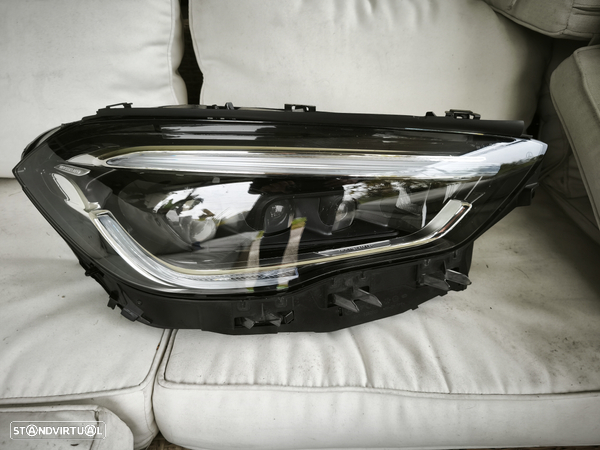 Farol direito full Led multibeam Mercedes GLA 247