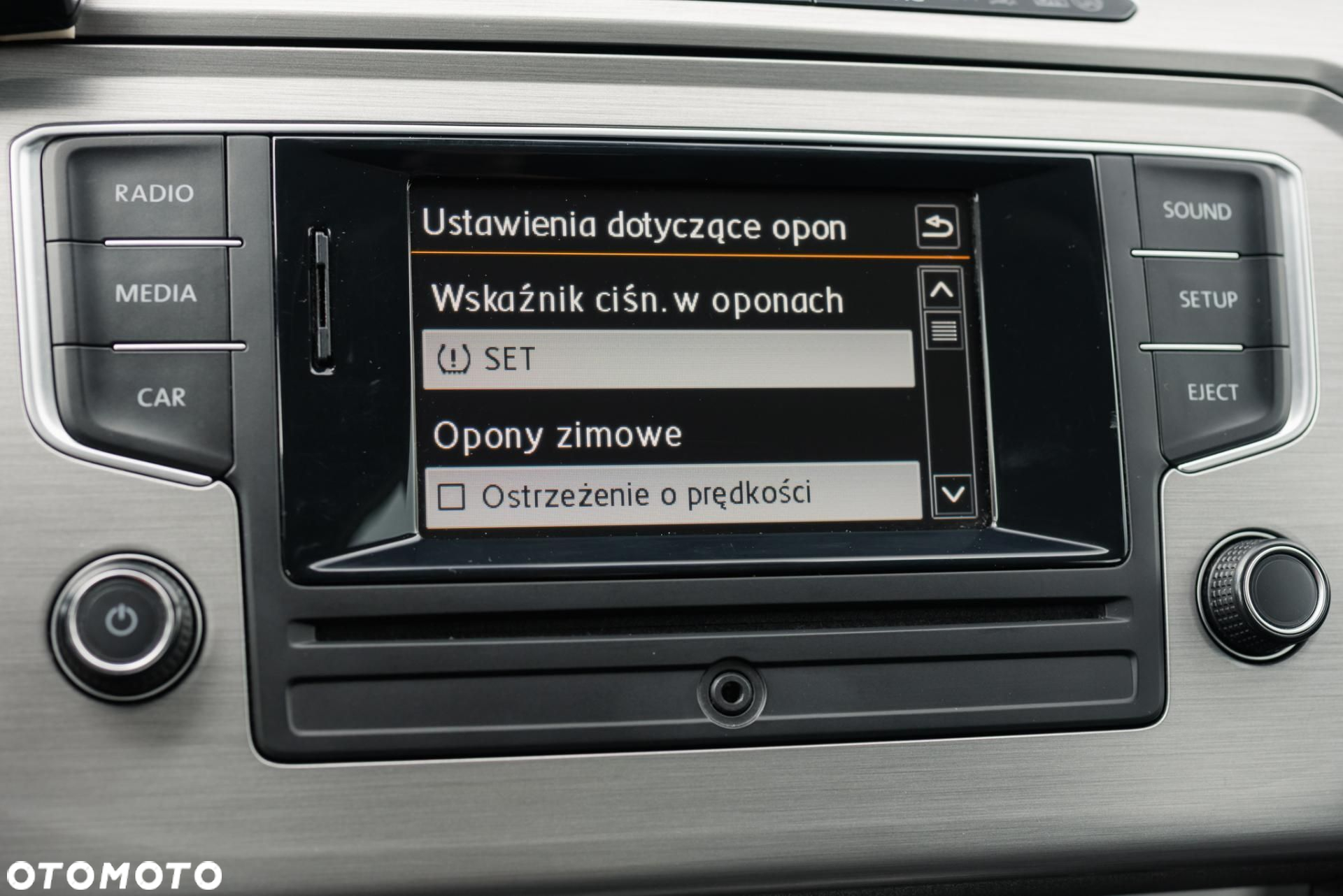 Volkswagen Passat - 21