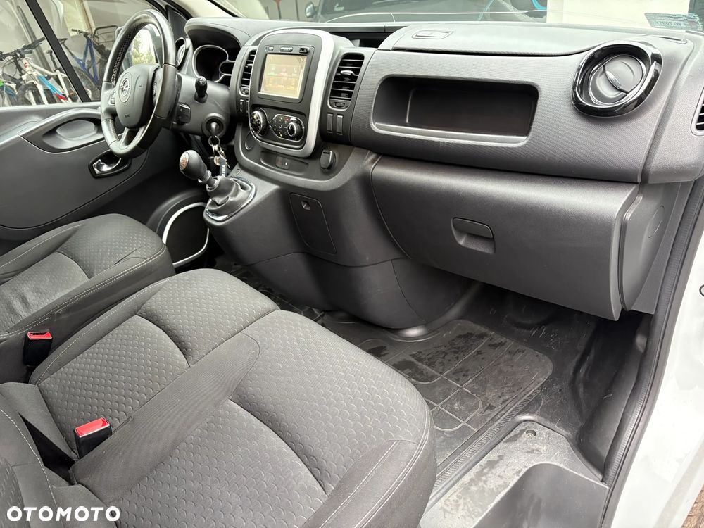 Opel Vivaro - 8