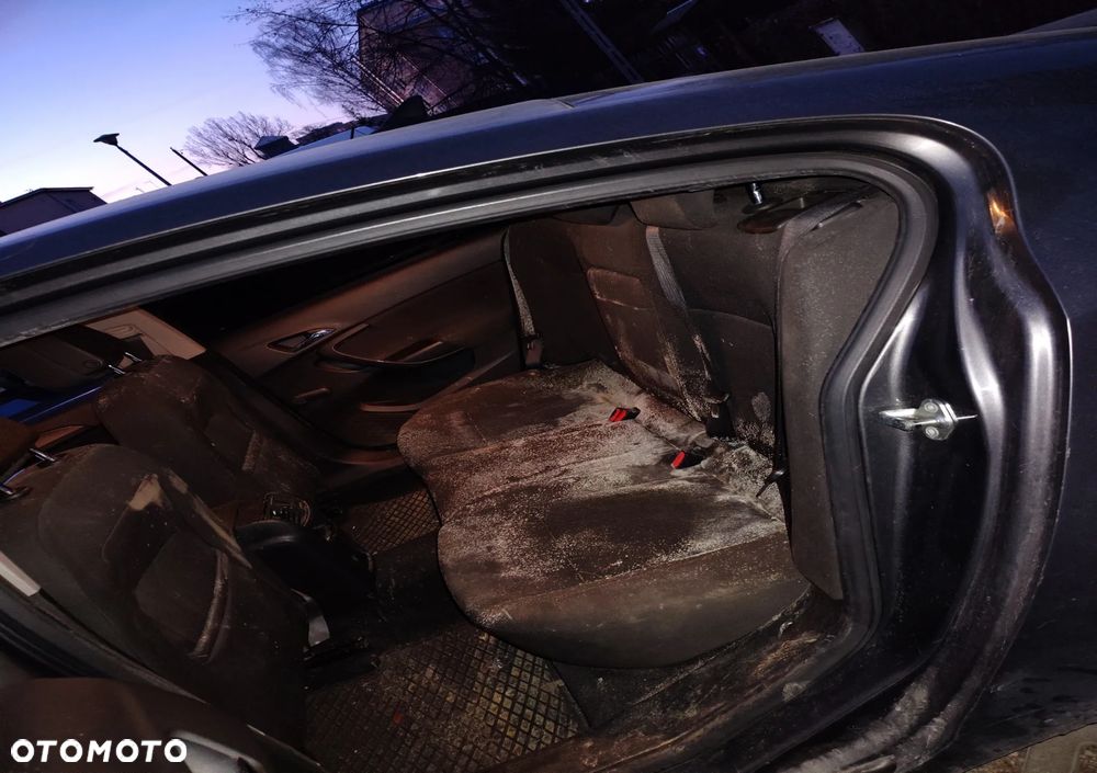 Opel Insignia 1.8 - 10