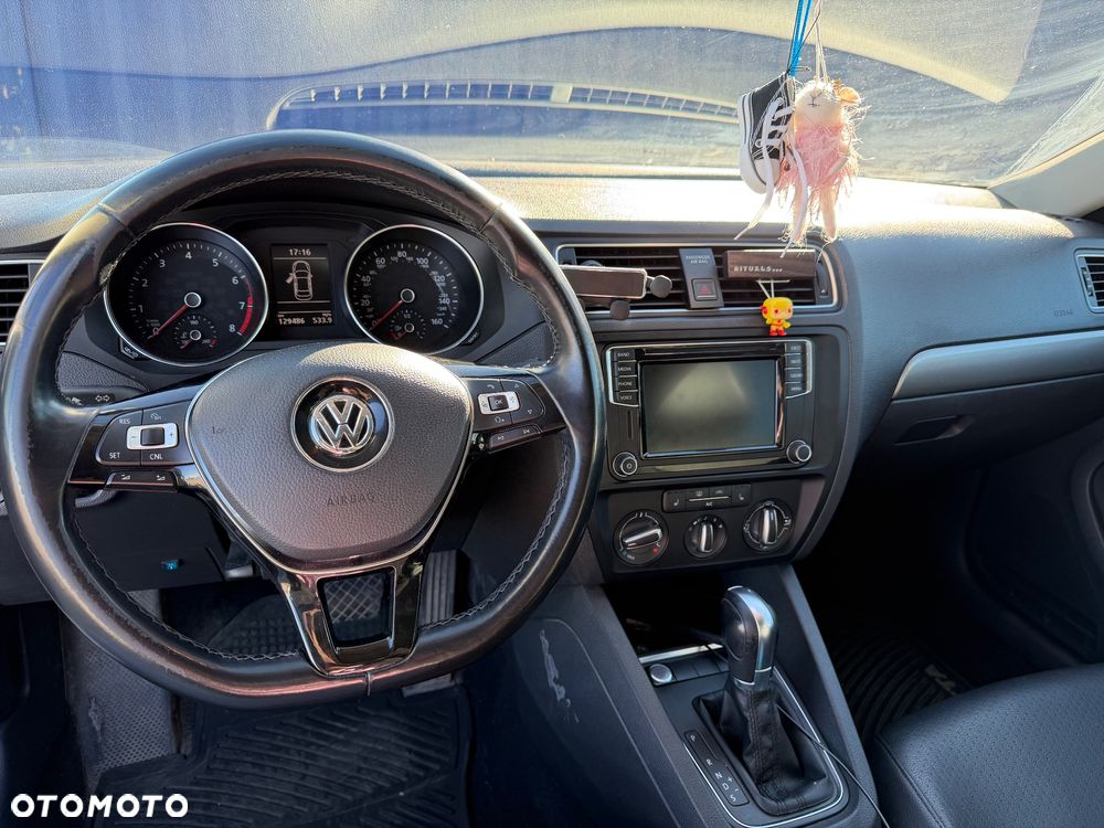 Volkswagen Jetta - 16