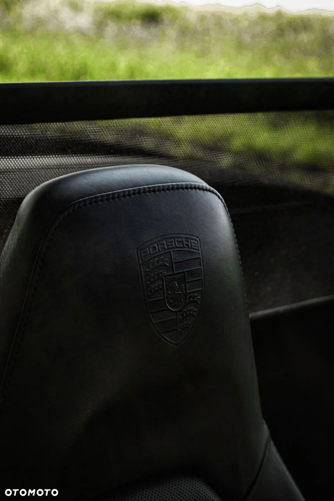 Porsche 911 Carrera S PDK - 12