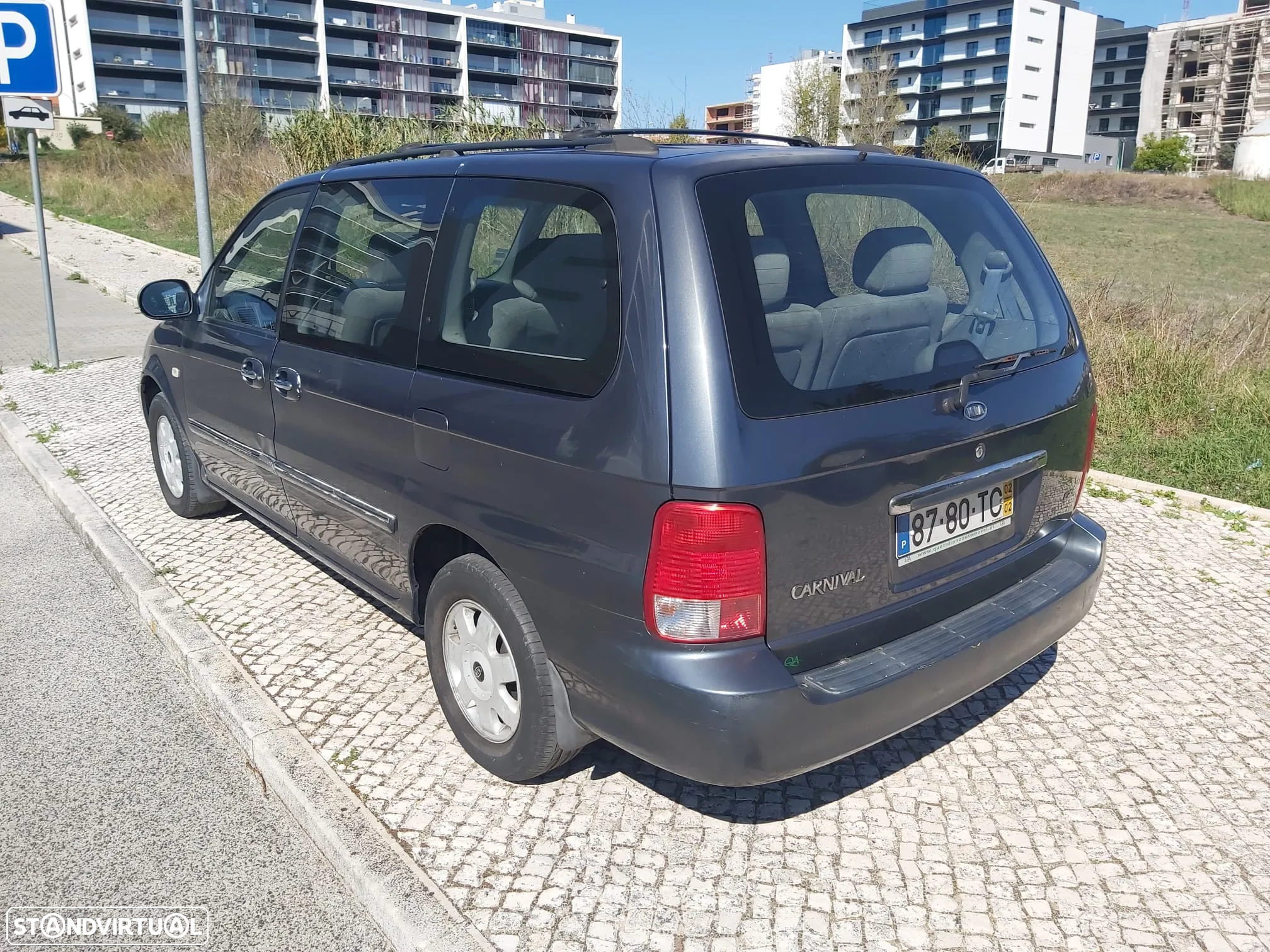 Kia Carnival 2.9 CRDi EX Confort - 2