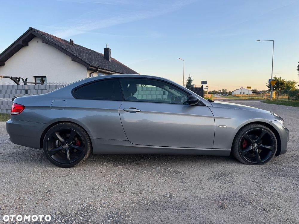 BMW Seria 3 320i - 11