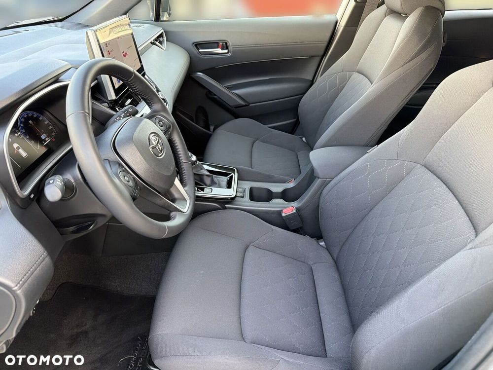 Toyota Corolla Cross - 16