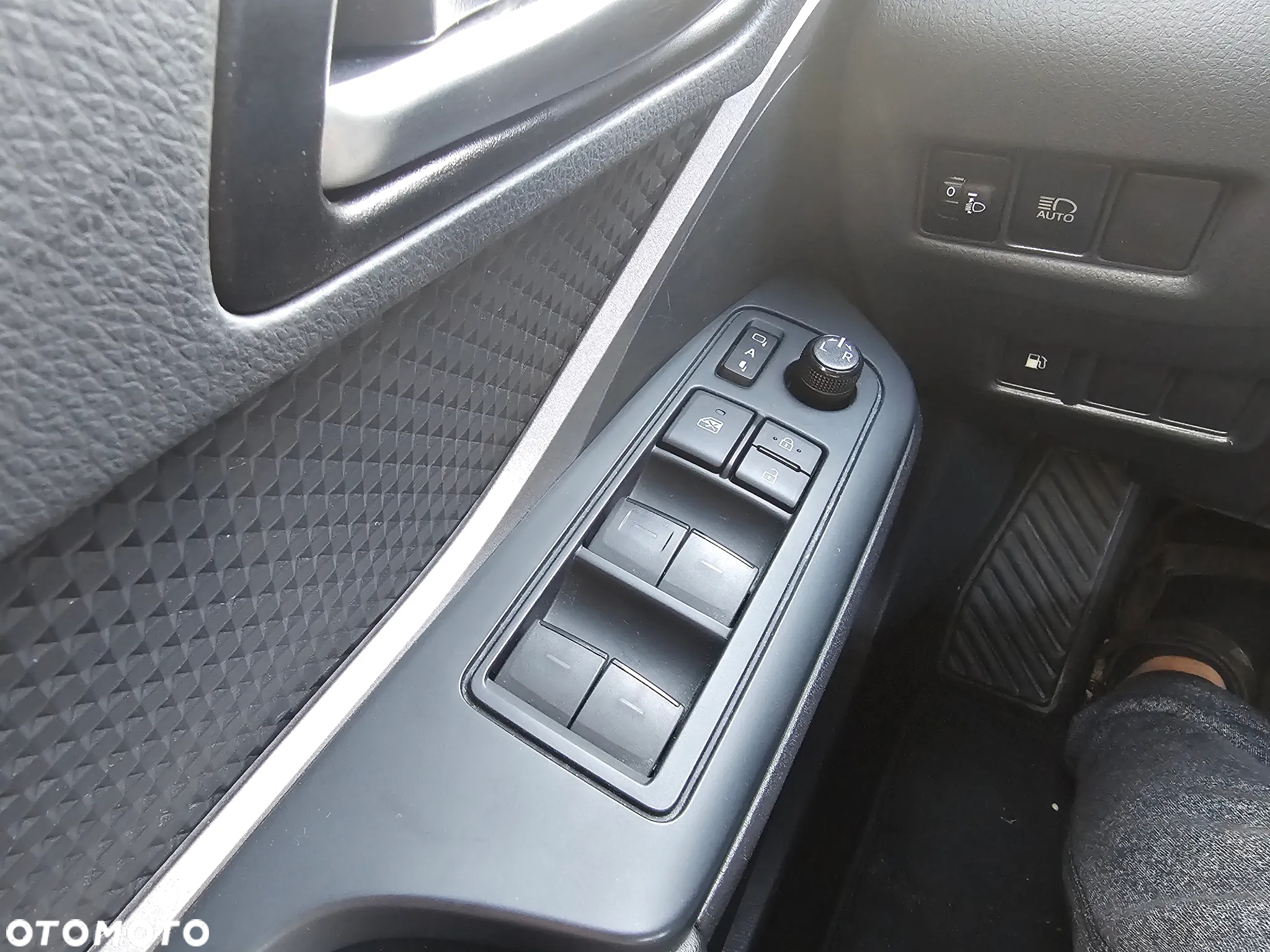 Toyota C-HR 1.8 Hybrid GPF Comfort - 12