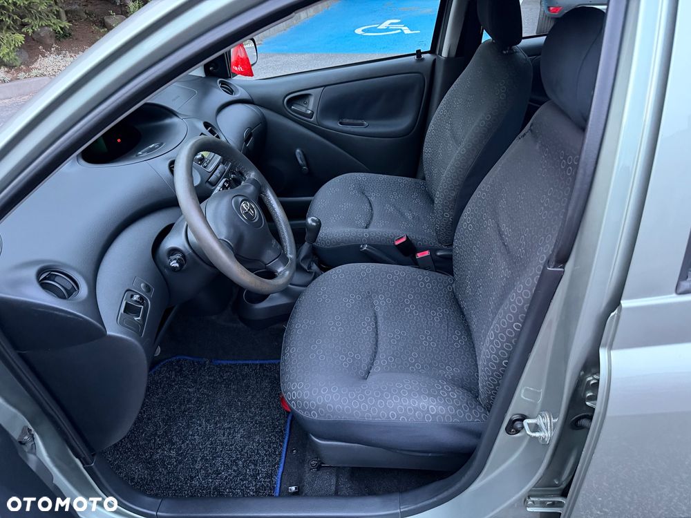 Toyota Yaris 1.0 Sol - 15
