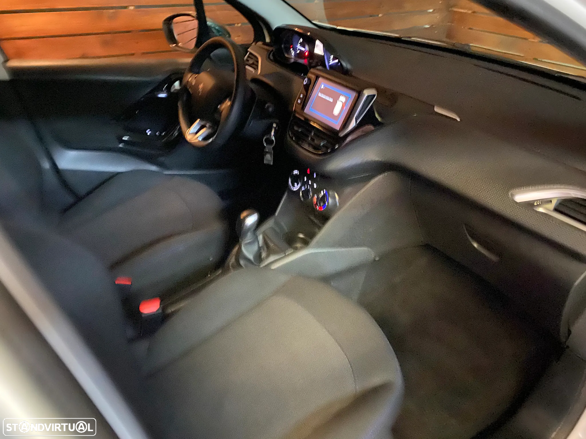 Peugeot 208 1.2 PureTech Signature - 5