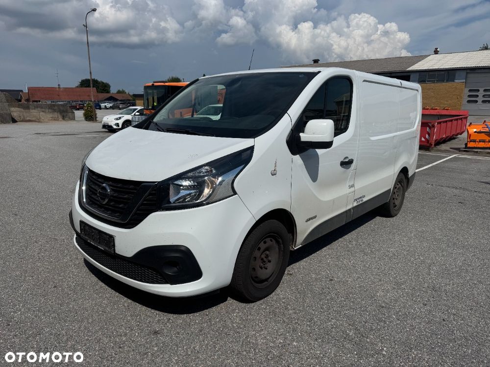 Nissan NV300 - 1