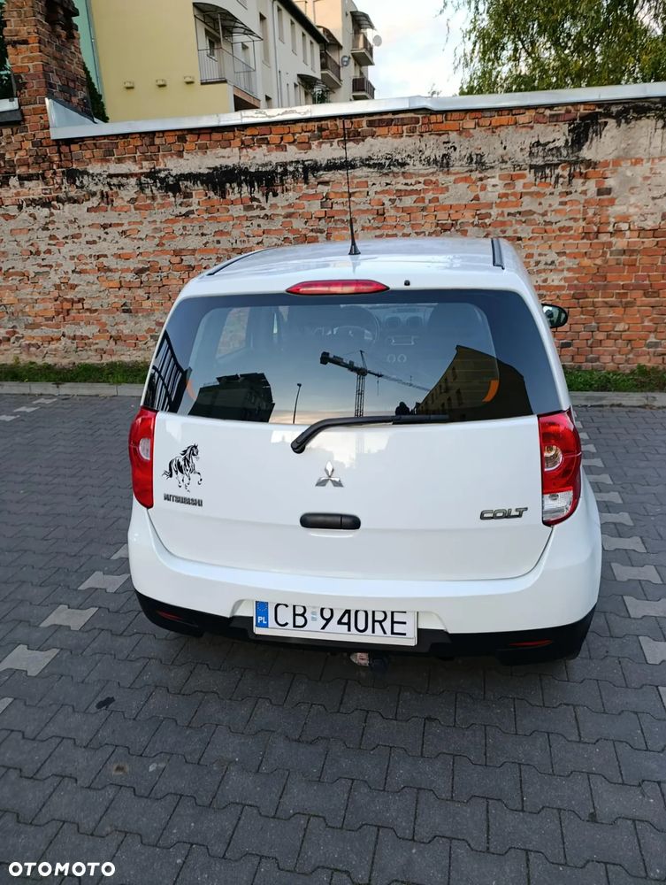 Mitsubishi Colt 1.1 - 5
