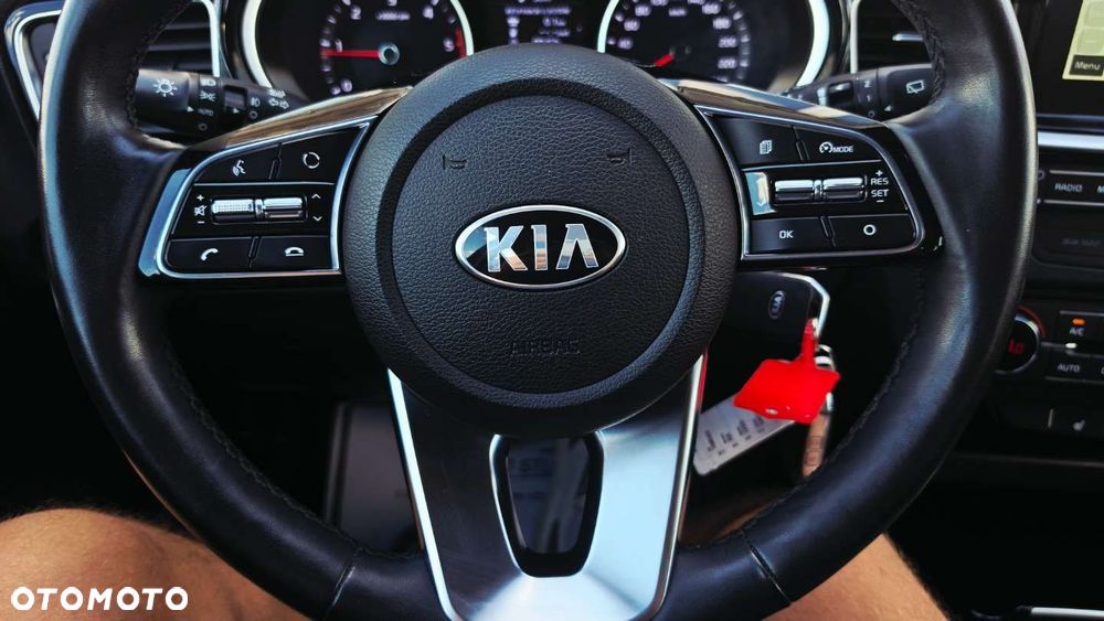 Kia Ceed - 14