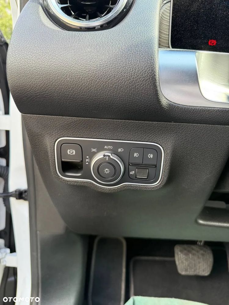 Mercedes-Benz GLB 250 Progressive 8G-DCT - 17