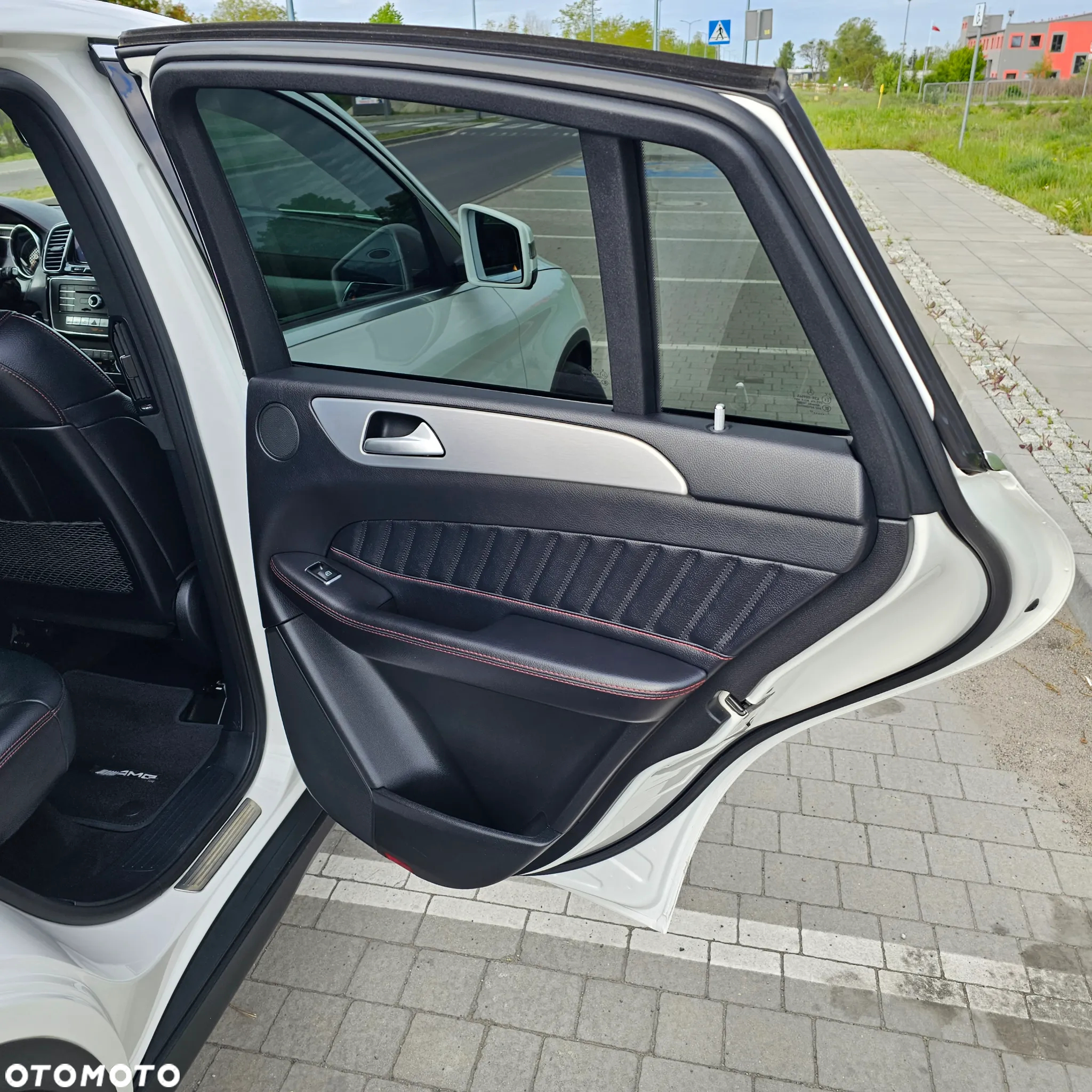 Mercedes-Benz GLE 350 d 4-Matic - 28