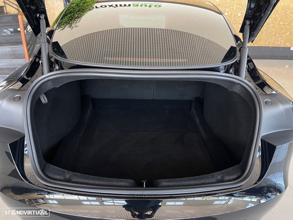 Tesla Model 3 - 11