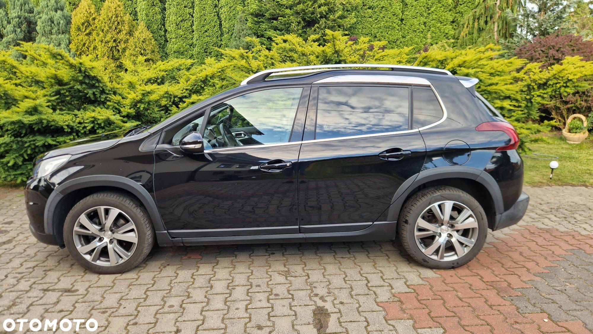 Peugeot 2008 1.2 Pure Tech GPF Allure S&S EAT6 - 15