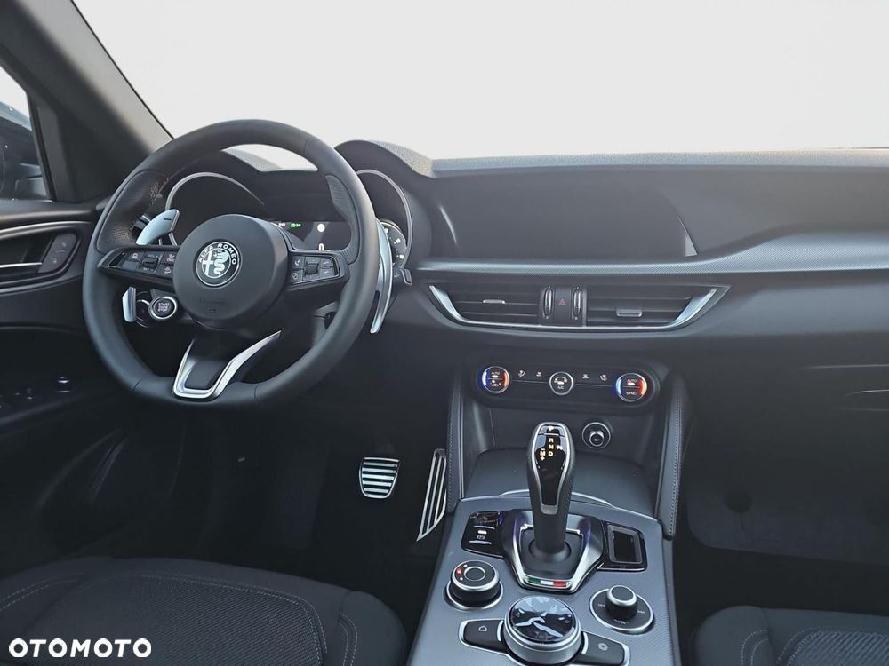 Alfa Romeo Stelvio 2.0 Turbo Sprint Q4 - 11