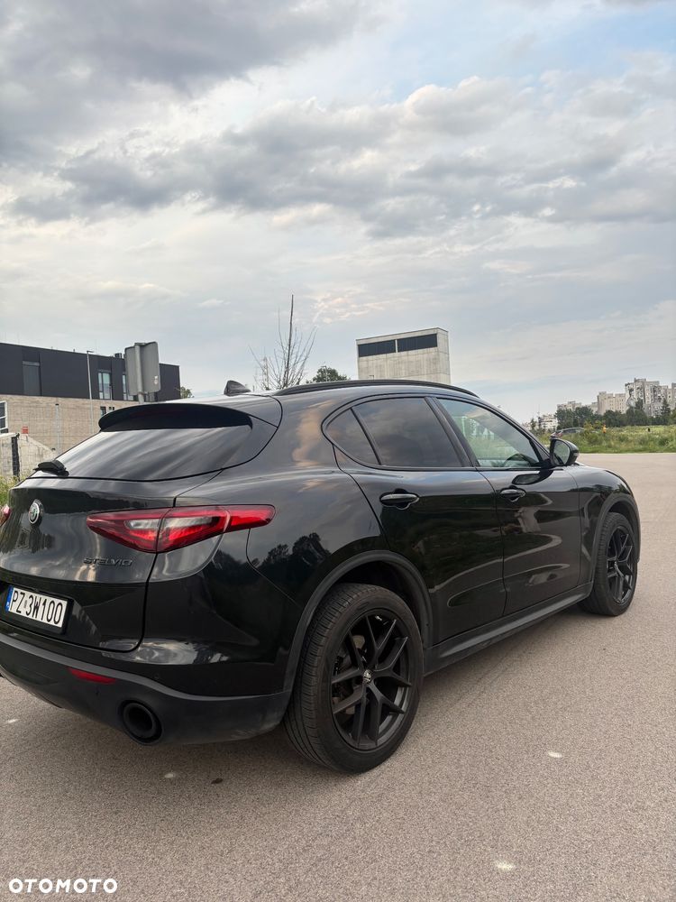 Alfa Romeo Stelvio 2.0 Turbo 16V AT8-Q4 Ti - 2