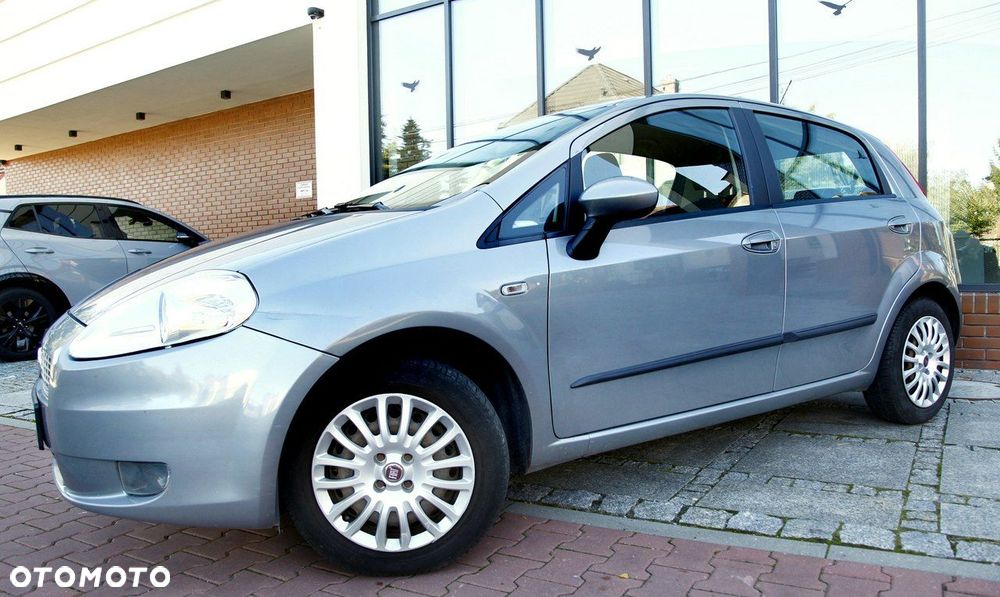 Fiat Punto 1.4 Young - 29