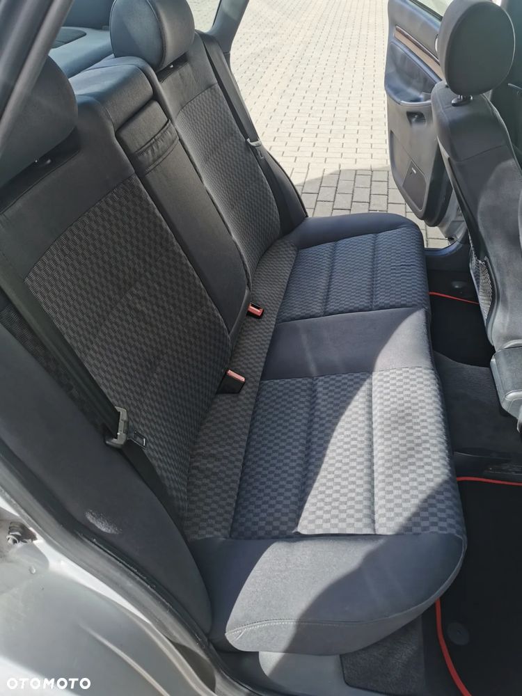 Audi A4 Limousine 2.4 Quattro - 26