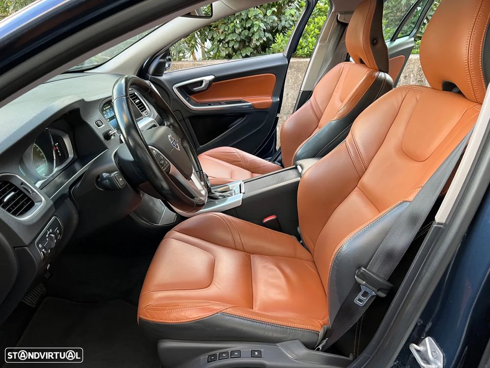 Volvo V60 D6 Twin Engine Geartronic Summum - 12