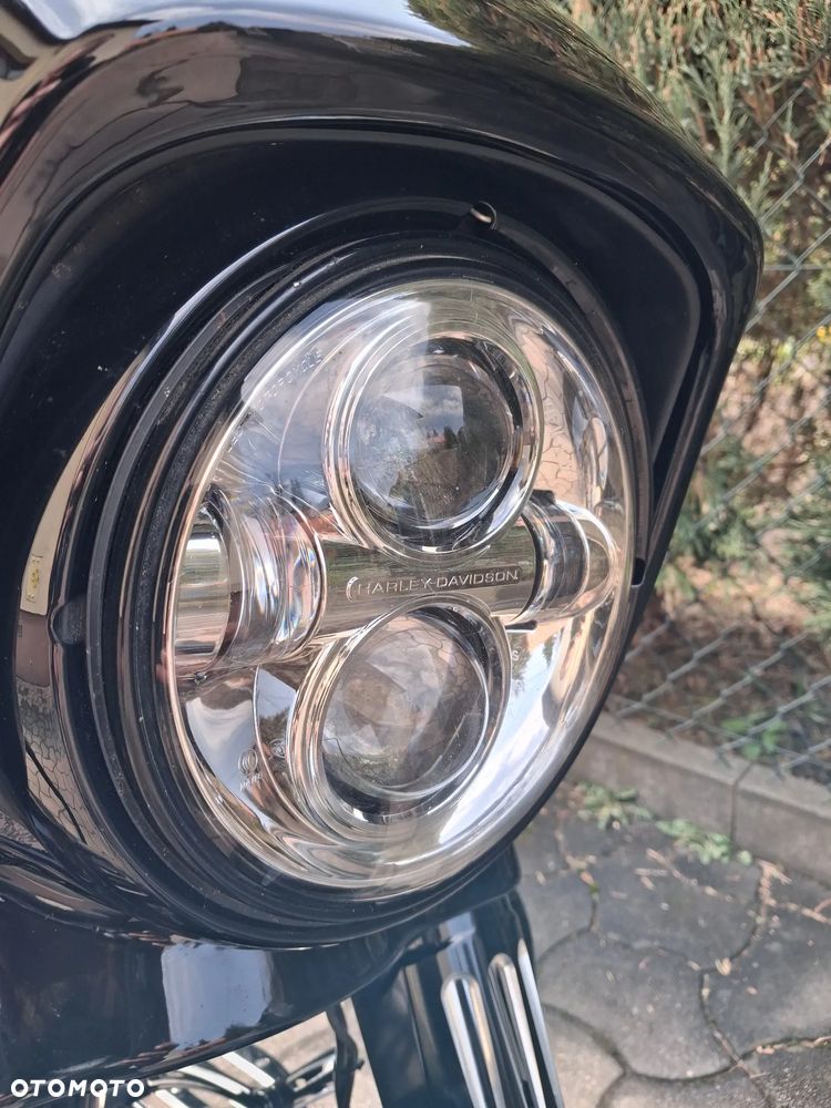 Harley-Davidson Touring Street Glide - 4