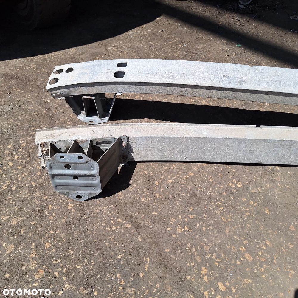 BELKA ZDERZAK TYL TYLNA AVENSIS T25 KOMBI - 2