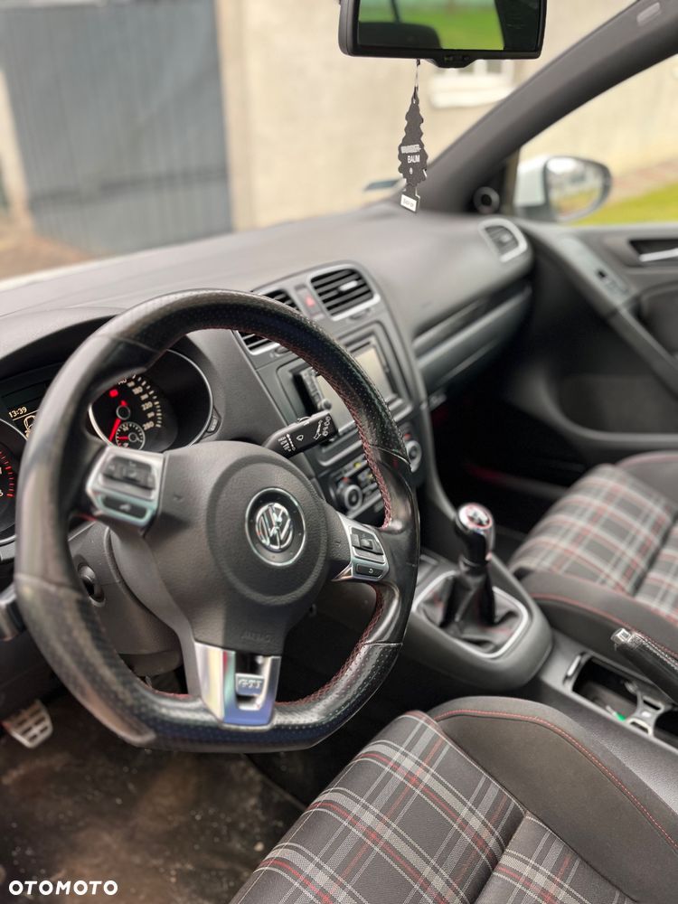 Volkswagen Golf 2.0 TSI GTI - 14