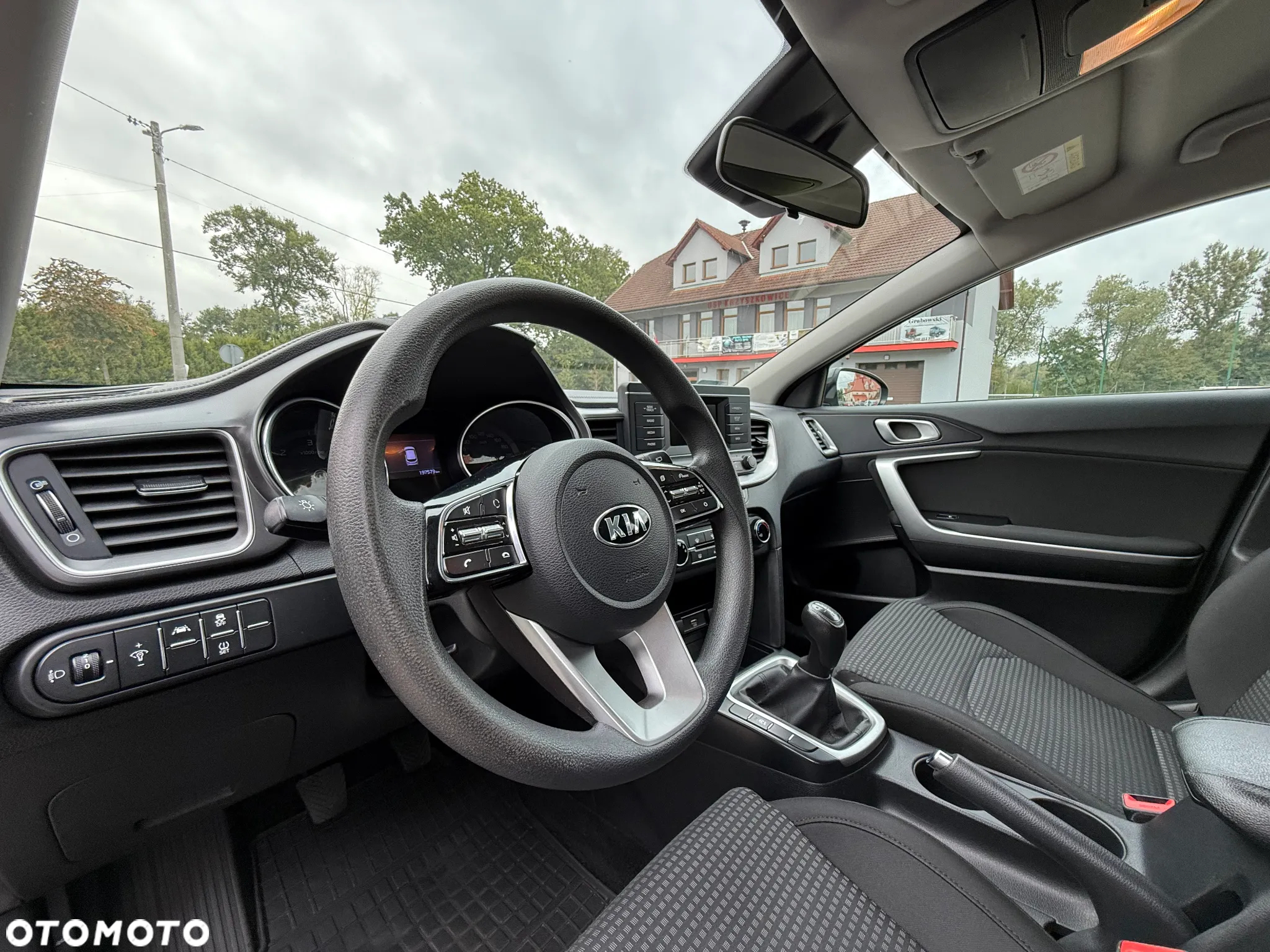 Kia Ceed 1.6 CRDi SCR M - 12