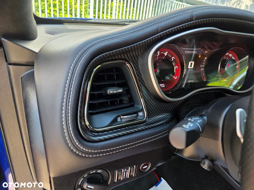 Dodge Challenger 6.2 Hellcat - 8