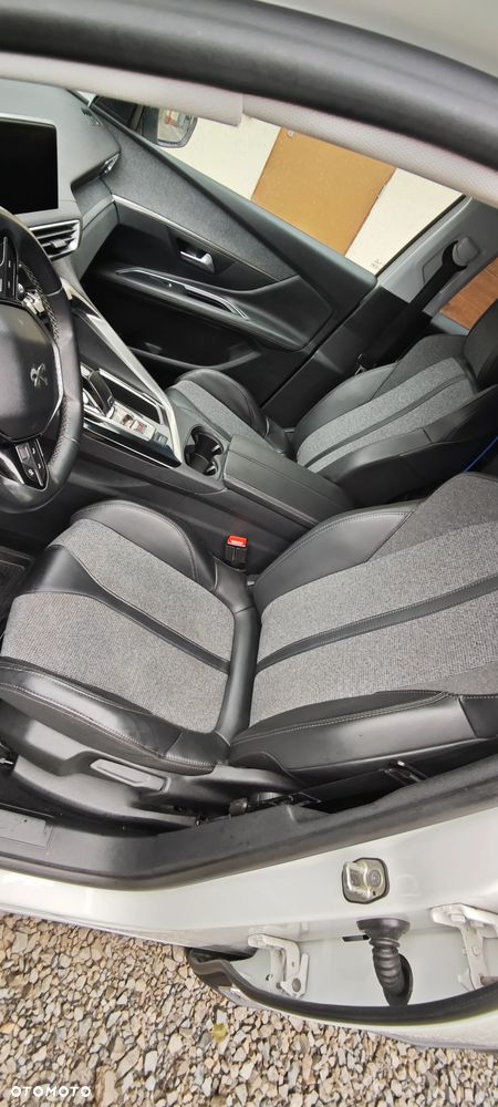 Peugeot 3008 1.2 PureTech Allure S&S EAT6 - 13
