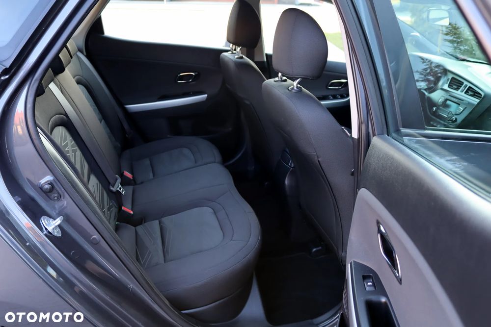 Kia Ceed 1.6 GDI Dream Team Edition - 20