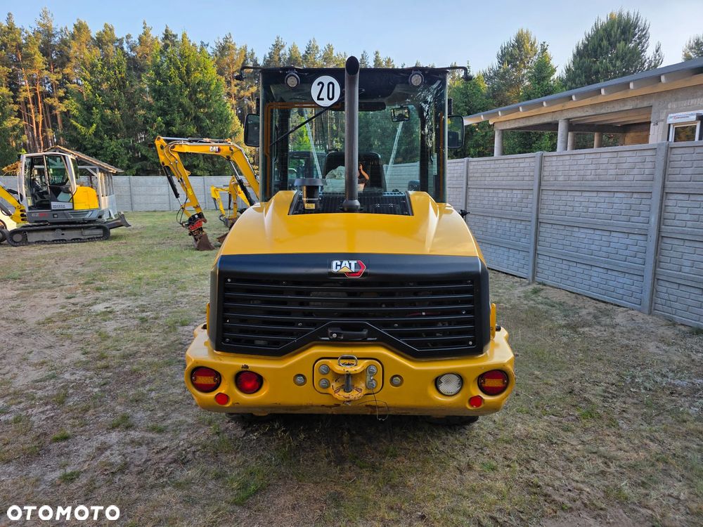 Caterpillar CAT 906 - 12