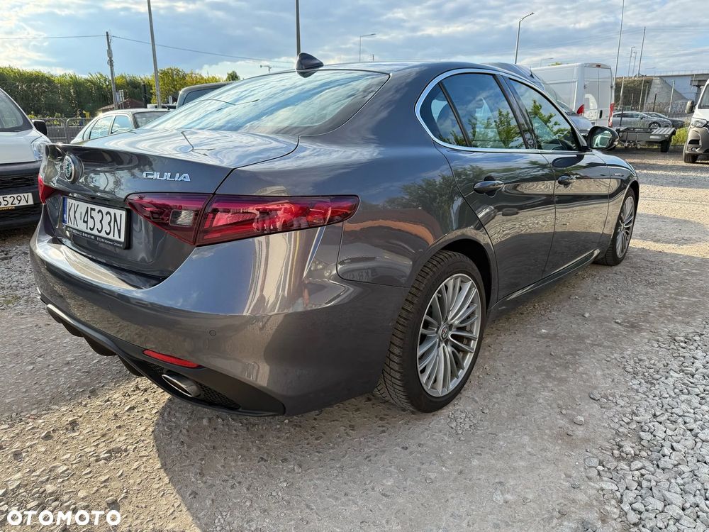 Alfa Romeo Giulia 2.2 Diesel AT8-Q4 Veloce - 2