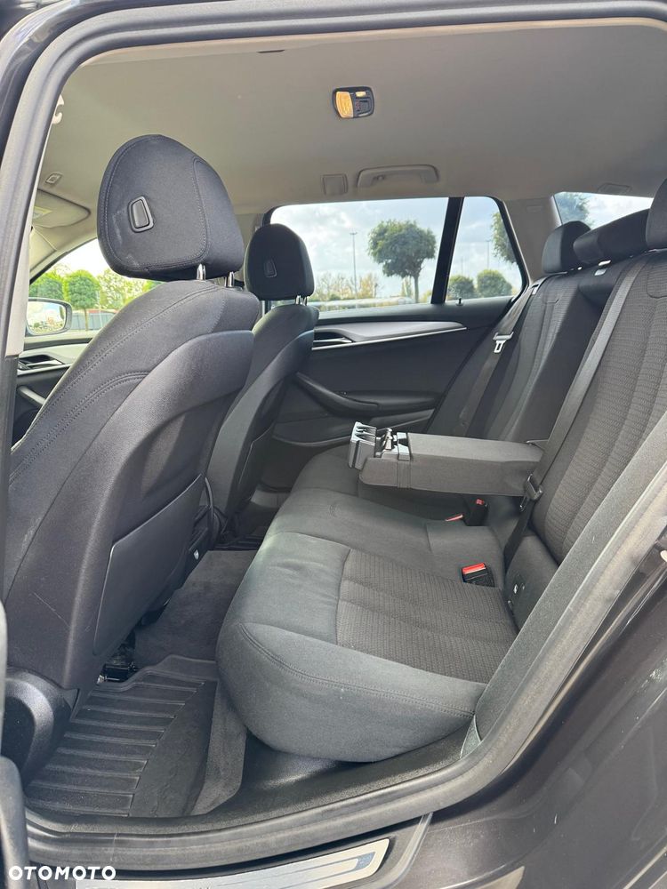 BMW Seria 5 520d Luxury Line - 23