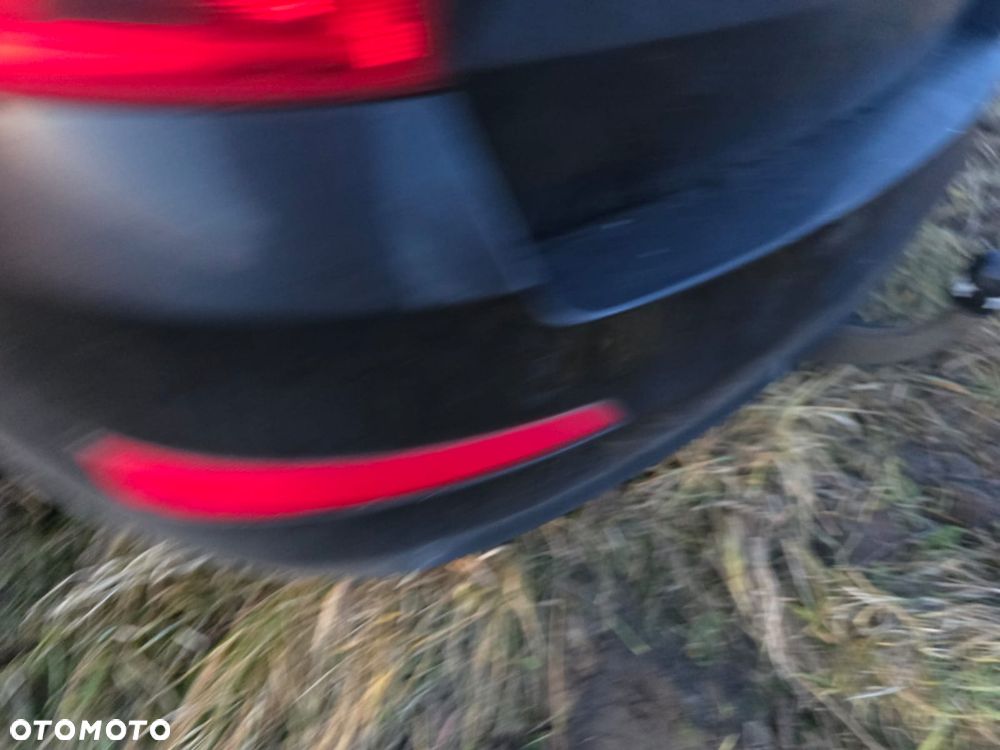 Zderzak  tył  skoda octavia  III  kombi  w  kolorze  LF9R - 4