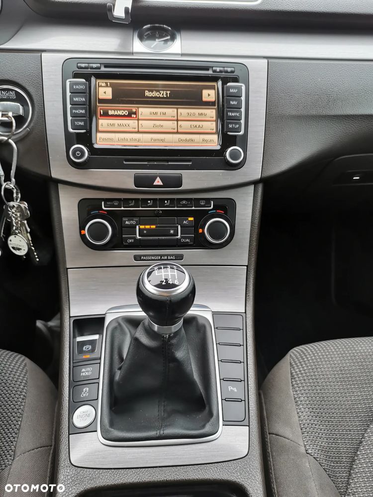 Volkswagen Passat 1.8 TSI Comfortline - 12