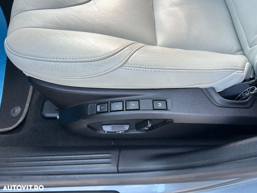 Volvo V40 D4 VEA Momentum - 23