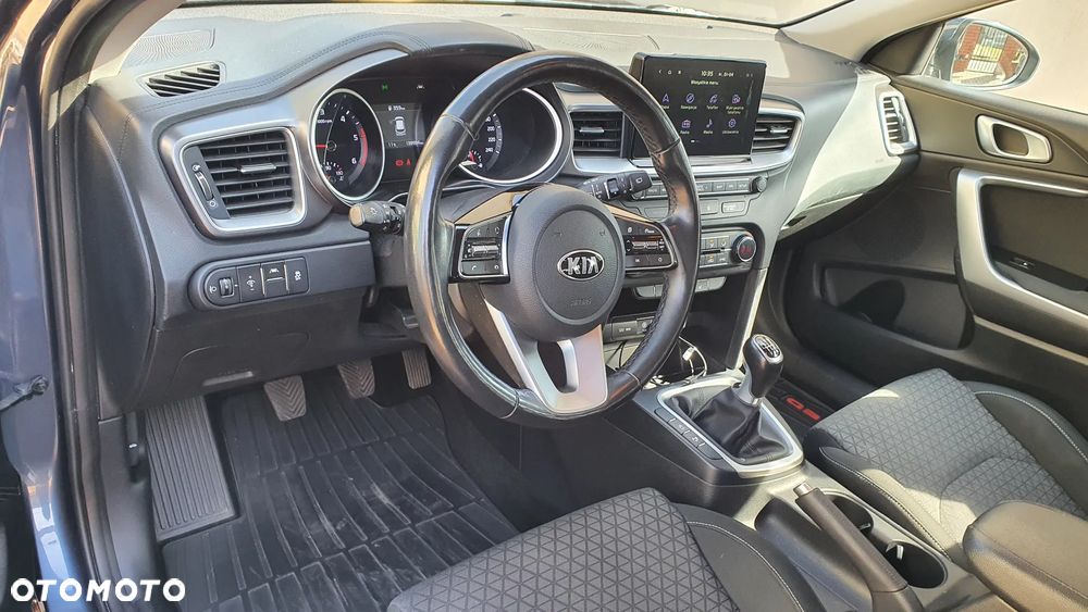 Kia Ceed - 26