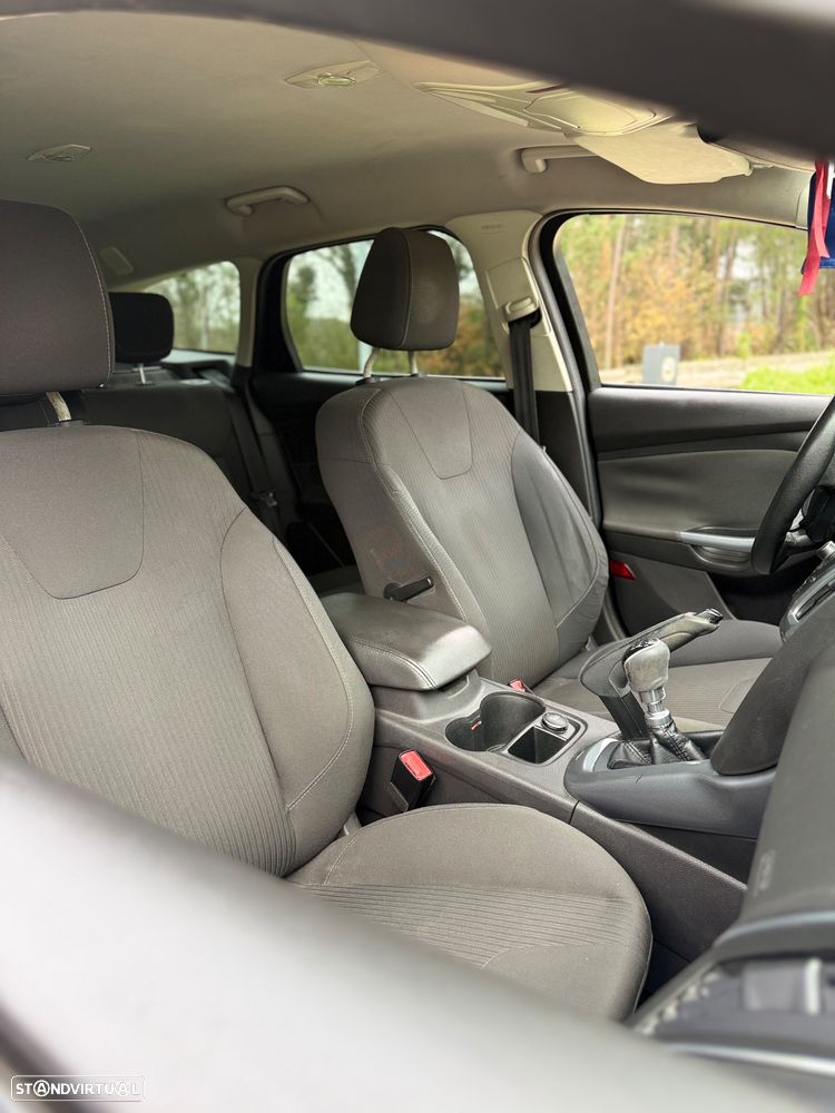 Ford Focus SW 1.6 TDCi Titanium - 22