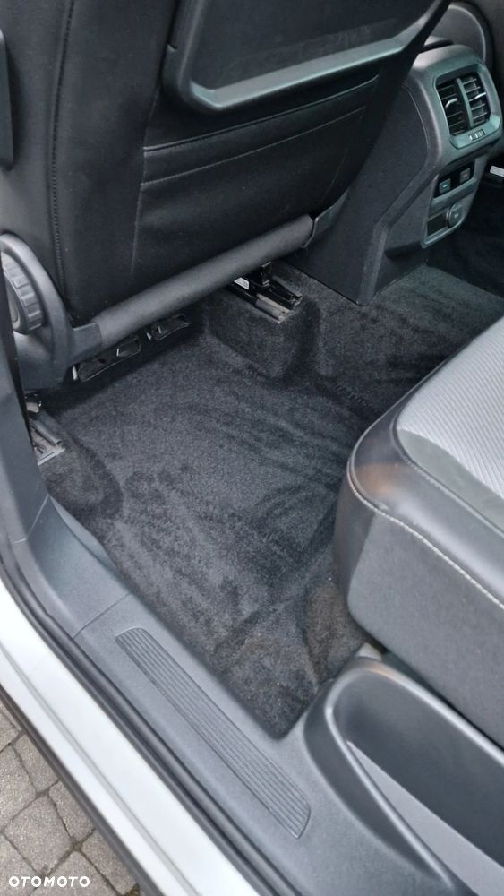 Volkswagen Tiguan 2.0 TDI SCR R-Line - 26