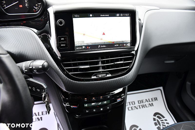 Peugeot 2008 BlueHDi 100 STOP & START Style - 13