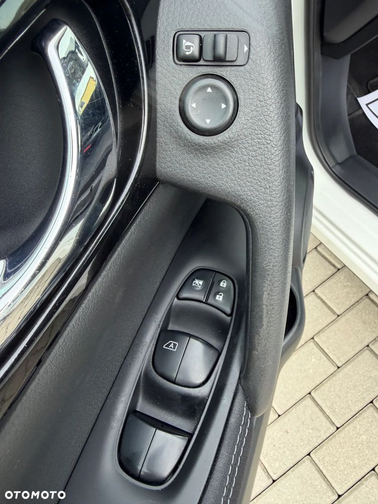 Nissan Qashqai 1.2 DIG-T Xtronic TEKNA - 23