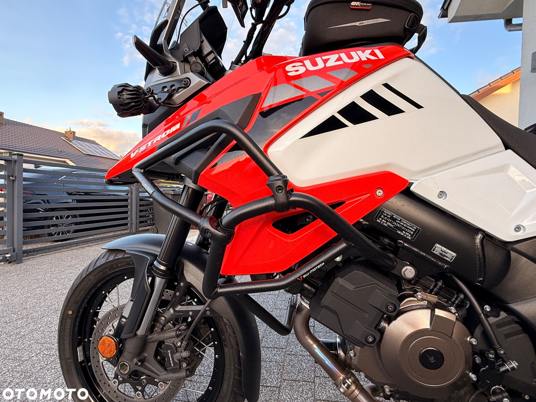 Suzuki DL - 12