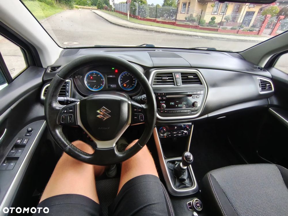 Suzuki SX4 S-Cross 1.6 DDiS 4x4 Comfort - 25